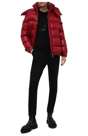 Женский пуховик fustet MONCLER красного цвета по цене 125200 руб., арт. G2-093-1A000-84-68950 | Фото 2 Женский пуховик fustet MONCLER красного цвета, арт. G2-093-1A000-84-68950 | Фото 2 (Материал подклада: Синтетический материал; Материал внешний: Синтетический материал; Материал утеплителя: Пух и перо; Длина (верхняя одежда): Короткие; Рукава: Длинные; Стили: Спорт-шик; Кросс-КТ: Пуховик)