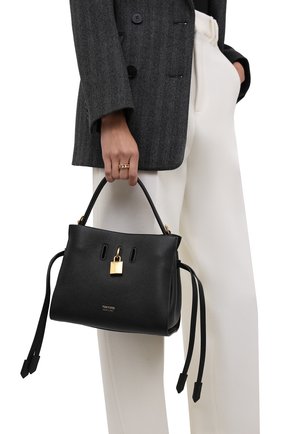 Женская сумка padlock TOM FORD черного цвета по цене 161000 руб., арт. L1486T-LCL095 | Фото 2 Женская сумка padlock TOM FORD черного цвета, арт. L1486T-LCL095 | Фото 2 (Материал: Натуральная кожа; Ремень/цепочка: На ремешке; Размер: small; Сумки-технические: Сумки top-handle)
