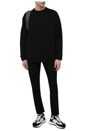Мужской кашемировый свитшот VALENTINO черного цвета по цене 123000 руб., арт. WV0MF20K7TL | Фото 2 Мужской кашемировый свитшот VALENTINO черного цвета, арт. WV0MF20K7TL | Фото 2 (Рукава: Длинные; Материал внешний: Кашемир, Шерсть; Длина (для топов): Стандартные; Мужское Кросс-КТ: свитшот-одежда; Принт: Без принта; Стили: Минимализм)