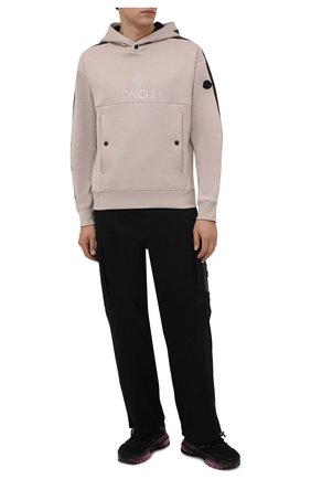 Мужской хлопковое худи MONCLER светло-розового цвета по цене 53400 руб., арт. G2-091-8G000-25-899FL | Фото 2 Мужской хлопковое худи MONCLER светло-розового цвета, арт. G2-091-8G000-25-899FL | Фото 2 (Материал внешний: Хлопок; Рукава: Длинные; Длина (для топов): Стандартные; Мужское Кросс-КТ: Худи-одежда; Принт: С принтом; Стили: Спорт-шик)