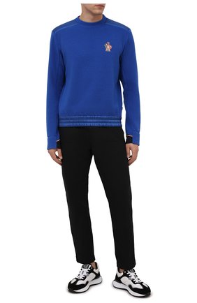 Мужской свитшот MONCLER GRENOBLE темно-синего цвета по цене 42500 руб., арт. G2-097-8G000-01-809E9 | Фото 2 Мужской свитшот MONCLER GRENOBLE темно-синего цвета, арт. G2-097-8G000-01-809E9 | Фото 2 (Длина (для топов): Стандартные; Материал внешний: Синтетический материал; Рукава: Длинные; Мужское Кросс-КТ: свитшот-одежда; Стили: Спорт-шик; Принт: Без принта)