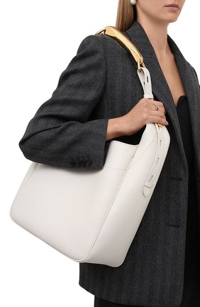 Женская сумка bianca TOM FORD белого цвета по цене 256500 руб., арт. L1490T-LCL203 | Фото 2 Женская сумка bianca TOM FORD белого цвета, арт. L1490T-LCL203 | Фото 2 (Материал: Натуральная кожа; Размер: medium; Ошибки технического описания: Нет ширины; Сумки-технические: Сумки top-handle)