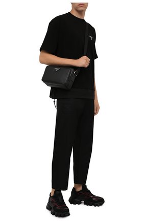 Мужская кожаная сумка PRADA черного цвета по цене 0 руб., арт. 2VH138-9Z2-F0002-OOO | Фото 2 Мужская кожаная сумка PRADA черного цвета, арт. 2VH138-9Z2-F0002-OOO | Фото 2 (Материал: Натуральная кожа; Ремень/цепочка: На ремешке; Размер: small)