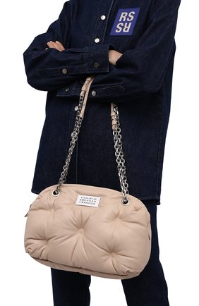 Женская сумка glam slam MAISON MARGIELA бежевого цвета по цене 132000 руб., арт. S56WG0182/P4300 | Фото 2 Женская сумка glam slam MAISON MARGIELA бежевого цвета, арт. S56WG0182/P4300 | Фото 2 (Ремень/цепочка: На ремешке; Размер: medium; Материал: Натуральная кожа; Сумки-технические: Сумки через плечо)
