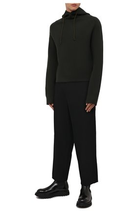 Мужские шерстяные брюки YOHJI YAMAMOTO черного цвета по цене 66950 руб., арт. HX-P01-140 | Фото 2 Мужские шерстяные брюки YOHJI YAMAMOTO черного цвета, арт. HX-P01-140 | Фото 2 (Длина (брюки, джинсы): Стандартные; Материал внешний: Шерсть; Стили: Минимализм; Случай: Повседневный)