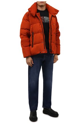 Мужская пуховая куртка DSQUARED2 оранжевого цвета, арт. S71AN0298/S53353 | Фото 2 (Материал внешний: Синтетический материал; Рукава: Длинные; Длина (верхняя одежда): Короткие; Материал подклада: Синтетический материал; Материал утеплителя: Пух и перо; Кросс-КТ: Куртка; Мужское Кросс-КТ: пуховик-короткий; Стили: Кэжуэл)