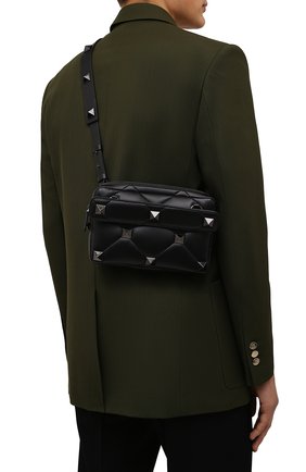 Мужская кожаный клатч roman stud VALENTINO черного цвета по цене 254500 руб., арт. WY0B0B26/CFV | Фото 5 Мужская кожаный клатч roman stud VALENTINO черного цвета, арт. WY0B0B26/CFV | Фото 5 (Материал: Натуральная кожа; Ремень/цепочка: На ремешке; Размер: small)