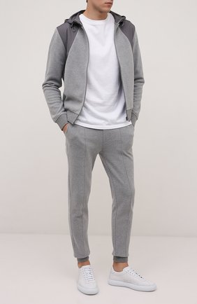 Мужские джоггеры CORNELIANI серого цвета по цене 35050 руб., арт. 88G562-1825017/00 | Фото 2 Мужские джоггеры CORNELIANI серого цвета, арт. 88G562-1825017/00 | Фото 2 (Материал внешний: Хлопок, Синтетический материал; Длина (брюки, джинсы): Стандартные; Силуэт М (брюки): Джоггеры; Кросс-КТ: Спорт; Стили: Спорт-шик)