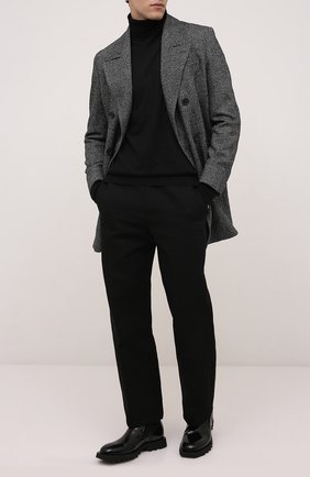 Мужской шерстяное пальто CORNELIANI темно-серого цвета по цене 129000 руб., арт. 881502-1812123/90 | Фото 2 Мужской шерстяное пальто CORNELIANI темно-серого цвета, арт. 881502-1812123/90 | Фото 2 (Материал внешний: Шерсть; Длина (верхняя одежда): До середины бедра; Рукава: Длинные; Материал подклада: Вискоза; Стили: Кэжуэл; Мужское Кросс-КТ: пальто-верхняя одежда)