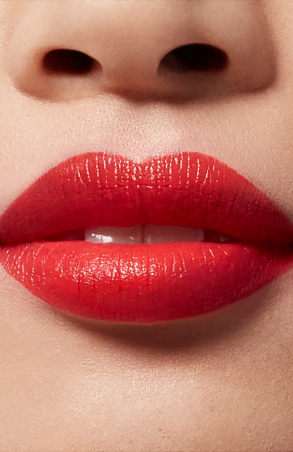 Губная помада rosso valentino satin, 405a (3.5g) VALENTINO бесцветного цвета по цене 4500 руб., арт. 3614273229012 | Фото 4 Губная помада rosso valentino satin, 405a (3.5g) VALENTINO бесцветного цвета, арт. 3614273229012 | Фото 4