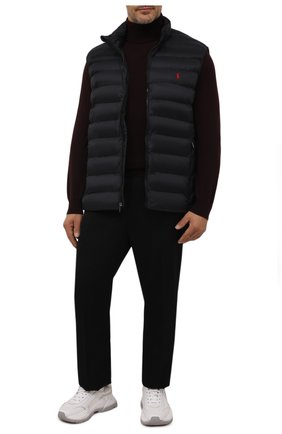 Мужской утепленный жилет POLO RALPH LAUREN черного цвета по цене 28400 руб., арт. 711810898/PRL BS | Фото 2 Мужской утепленный жилет POLO RALPH LAUREN черного цвета, арт. 711810898/PRL BS | Фото 2 (Материал внешний: Синтетический материал; Материал подклада: Синтетический материал; Кросс-КТ: Куртка, Пуховик; Стили: Кэжуэл; Big sizes: Big Sizes; Длина (верхняя одежда): Короткие)