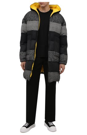 Мужская утепленная куртка DOLCE & GABBANA серого цвета по цене 215000 руб., арт. G9WK0T/GEW04 | Фото 2 Мужская утепленная куртка DOLCE & GABBANA серого цвета, арт. G9WK0T/GEW04 | Фото 2 (Рукава: Длинные; Материал внешний: Шерсть; Материал подклада: Синтетический материал; Длина (верхняя одежда): До середины бедра; Кросс-КТ: Куртка; Мужское Кросс-КТ: шерсть и кашемир, утепленные куртки; Стили: Кэжуэл; Региональные ограничения белый список (Axapta Mercury): RU)