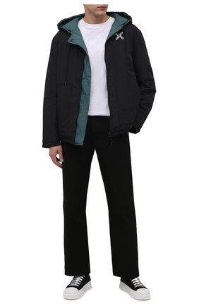 Мужская двусторонняя куртка kenzo sport KENZO черного цвета по цене 53100 руб., арт. FB650U5851NH | Фото 2 Мужская двусторонняя куртка kenzo sport KENZO черного цвета, арт. FB650U5851NH | Фото 2 (Материал утеплителя: Пух и перо; Материал внешний: Синтетический материал; Материал подклада: Синтетический материал; Длина (верхняя одежда): Короткие; Рукава: Длинные; Кросс-КТ: Куртка; Мужское Кросс-КТ: пуховик-короткий; Стили: Спорт-шик)