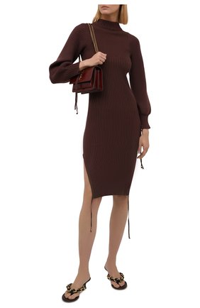 Женское платье ADAMO коричневого цвета по цене 68600 руб., арт. ADFW21DR05029477 | Фото 2 Женское платье ADAMO коричневого цвета, арт. ADFW21DR05029477 | Фото 2 (Материал внешний: Синтетический материал, Шерсть; Рукава: Длинные; Длина Ж (юбки, платья, шорты): До колена; Женское Кросс-КТ: Платье-одежда; Кросс-КТ: Трикотаж; Стили: Кэжуэл; Случай: Повседневный)