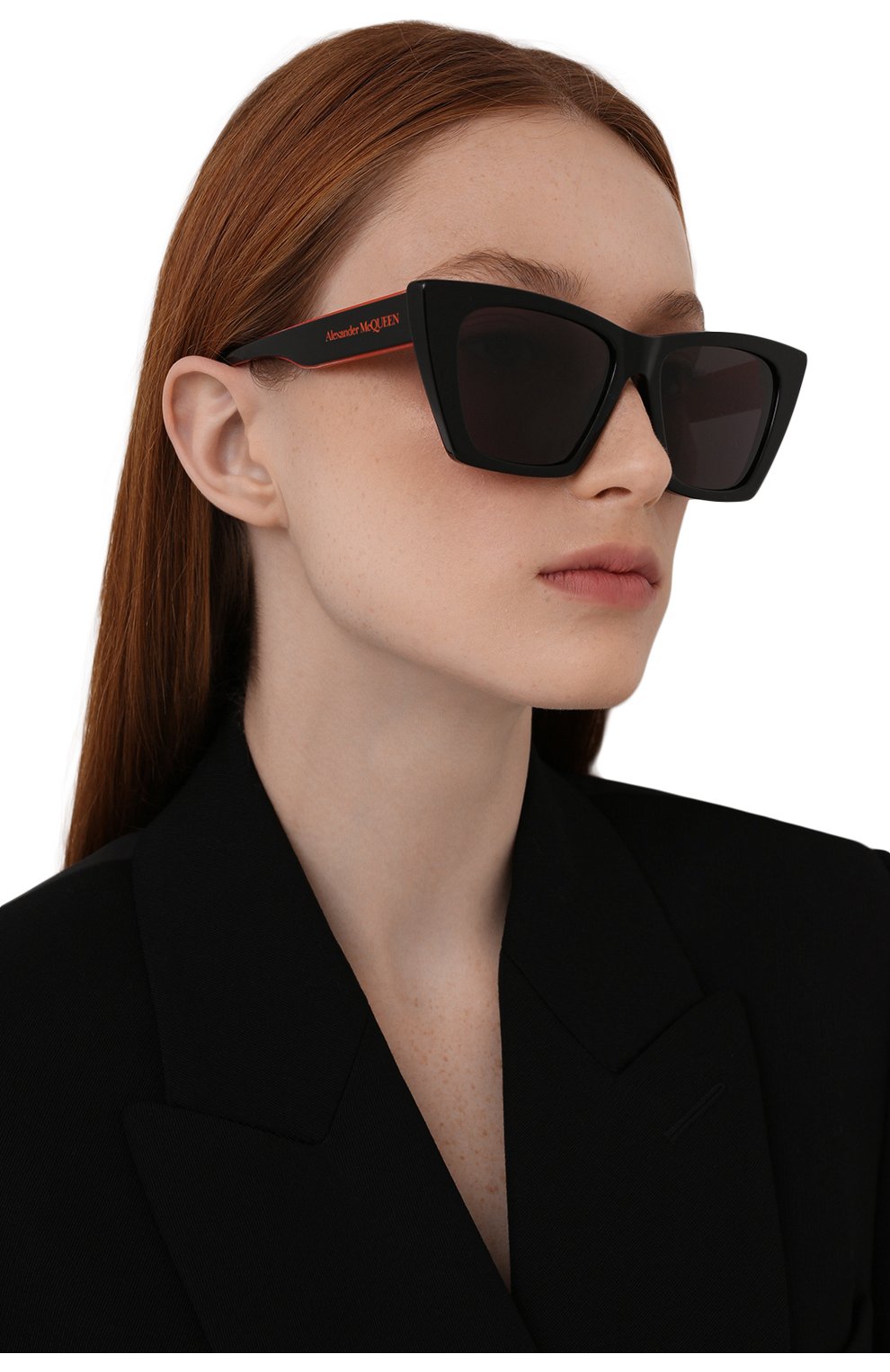 Женские солнцезащитные очки ALEXANDER MCQUEEN черного цвета, арт. AM0299S 003 | Фото 2 (Тип очков: С/з; Очки форма: Квадратные; Оптика Гендер: оптика-женское)