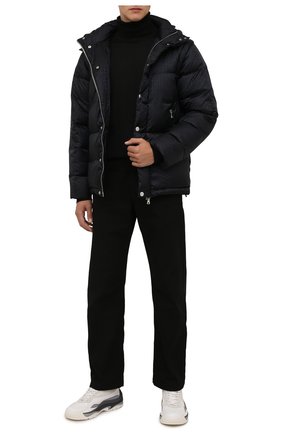 Мужская пуховая куртка BALMAIN черного цвета по цене 246000 руб., арт. WH1TP035/X167 | Фото 2 Мужская пуховая куртка BALMAIN черного цвета, арт. WH1TP035/X167 | Фото 2 (Рукава: Длинные; Материал подклада: Синтетический материал; Материал внешний: Синтетический материал; Материал утеплителя: Пух и перо; Длина (верхняя одежда): Короткие; Кросс-КТ: Куртка; Мужское Кросс-КТ: пуховик-короткий; Стили: Кэжуэл)