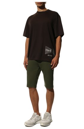 Мужские хлопковые шорты BALMAIN хаки цвета по цене 48250 руб., арт. WH00A003/B152 | Фото 2 Мужские хлопковые шорты BALMAIN хаки цвета, арт. WH00A003/B152 | Фото 2 (Материал внешний: Хлопок; Длина Шорты М: Ниже колена; Кросс-КТ: Трикотаж, Спорт; Стили: Спорт-шик)
