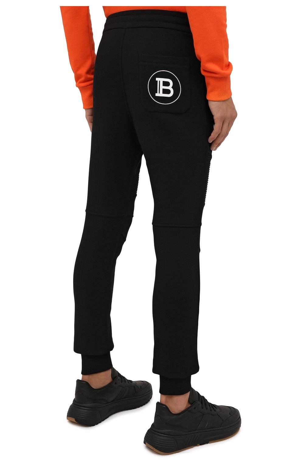 Мужские хлопковые джоггеры BALMAIN черного цвета, арт. WH00B000/B152 | Фото 4 (Длина (брюки, джинсы): Стандартные; Материал внешний: Хлопок; Стили: Спорт-шик; Силуэт М (брюки): Джоггеры)