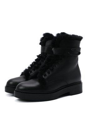 Женские кожаные ботинки SANTONI черного цвета по цене 69950 руб., арт. WTHW59773SM0AUFRN01 | Фото 1 Женские кожаные ботинки SANTONI черного цвета, арт. WTHW59773SM0AUFRN01 | Фото 1 (Материал утеплителя: Натуральный мех; Подошва: Платформа; Каблук высота: Низкий; Каблук тип: Устойчивый; Женское Кросс-КТ: Зимние ботинки; Материал внешний: Кожа)