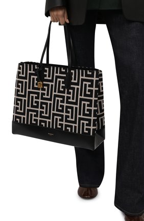 Женский сумка-тоут heritage medium BALMAIN черно-белого цвета по цене 103500 руб., арт. WN0FE683/TJXX | Фото 2 Женский сумка-тоут heritage medium BALMAIN черно-белого цвета, арт. WN0FE683/TJXX | Фото 2 (Материал: Текстиль; Размер: medium; Сумки-технические: Сумки-шопперы)