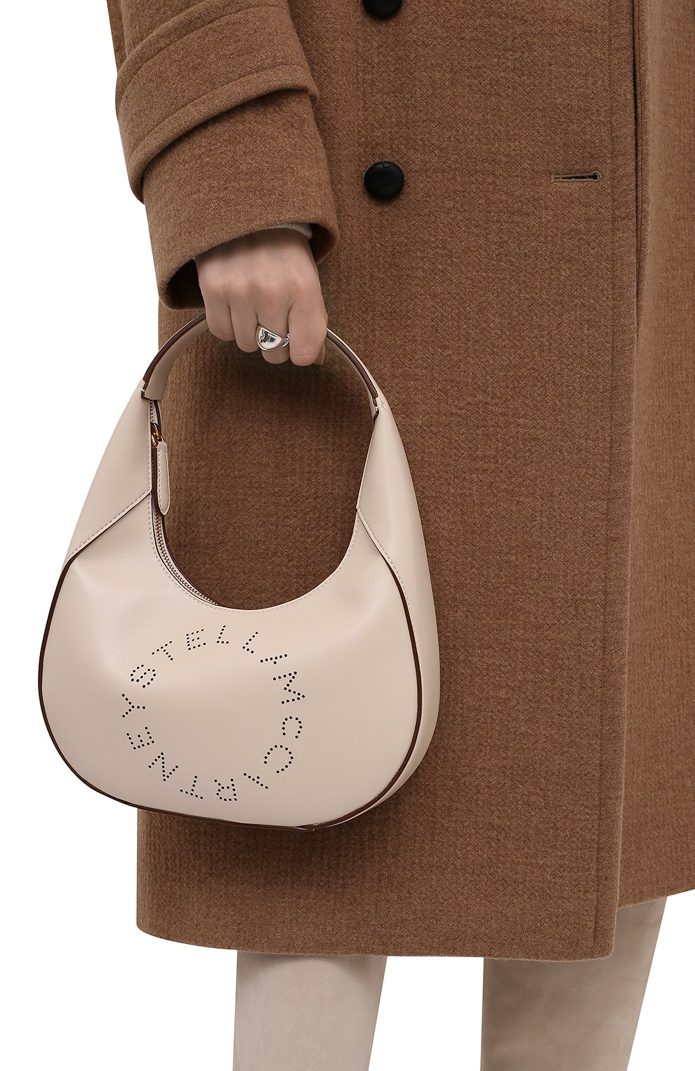 Женская сумка stella logo small STELLA MCCARTNEY кремвого цвета по цене 74250 руб., арт. 700269/W8542 | Фото 2 Женская сумка stella logo small STELLA MCCARTNEY кремвого цвета, арт. 700269/W8542 | Фото 2 (Сумки-технические: Сумки top-handle; Материал: Текстиль, Экокожа; Размер: small)