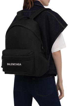 Женский рюкзак BALENCIAGA черного цвета по цене 61750 руб., арт. 656081/2UA2X | Фото 2 Женский рюкзак BALENCIAGA черного цвета, арт. 656081/2UA2X | Фото 2 (Стили: Спорт; Материал: Текстиль; Размер: large)