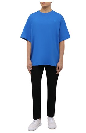 Мужская хлопковая футболка ADIDAS ORIGINALS синего цвета по цене 4440 руб., арт. H23135 | Фото 2 Мужская хлопковая футболка ADIDAS ORIGINALS синего цвета, арт. H23135 | Фото 2 (Материал внешний: Хлопок; Рукава: Короткие; Длина (для топов): Удлиненные; Принт: Без принта; Кросс-КТ: Спорт; Стили: Спорт-шик)