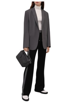 Женские брюки balmain x rossignol BALMAIN черного цвета по цене 115000 руб., арт. WF2P0070/K345 | Фото 2 Женские брюки balmain x rossignol BALMAIN черного цвета, арт. WF2P0070/K345 | Фото 2 (Материал внешний: Шерсть; Длина (брюки, джинсы): Удлиненные; Женское Кросс-КТ: Брюки-одежда; Стили: Спорт-шик; Силуэт Ж (брюки и джинсы): Расклешенные)