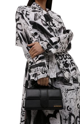 Женская сумка le grand bambino JACQUEMUS черного цвета, арт. 213BA007-3000 | Фото 2 (Материал: Натуральная кожа; Ремень/цепочка: На ремешке; Размер: small; Сумки-технические: Сумки top-handle, Сумки через плечо)