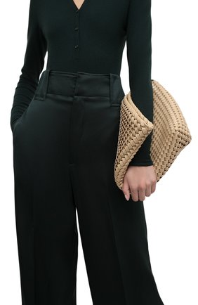 Женский клатч structure large BOTTEGA VENETA кремвого цвета по цене 220500 руб., арт. 680559/V1GN0 | Фото 2 Женский клатч structure large BOTTEGA VENETA кремвого цвета, арт. 680559/V1GN0 | Фото 2 (Размер: large; Материал: Натуральная кожа; Женское Кросс-КТ: Клатч-клатчи)