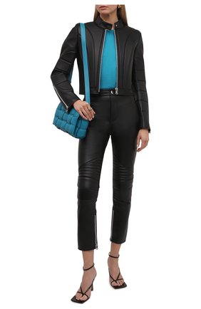 Женская кожаная куртка BOTTEGA VENETA черного цвета по цене 375000 руб., арт. 667265/V15Y0 | Фото 2 Женская кожаная куртка BOTTEGA VENETA черного цвета, арт. 667265/V15Y0 | Фото 2 (Материал подклада: Вискоза; Длина (верхняя одежда): Короткие; Рукава: Длинные; Женское Кросс-КТ: Замша и кожа; Стили: Гранж; Материал внешний: Натуральная кожа)