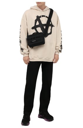 Мужская текстильная сумка army BALENCIAGA черного цвета по цене 59950 руб., арт. 669538/2BKPI | Фото 2 Мужская текстильная сумка army BALENCIAGA черного цвета, арт. 669538/2BKPI | Фото 2 (Материал: Текстиль; Ремень/цепочка: На ремешке)