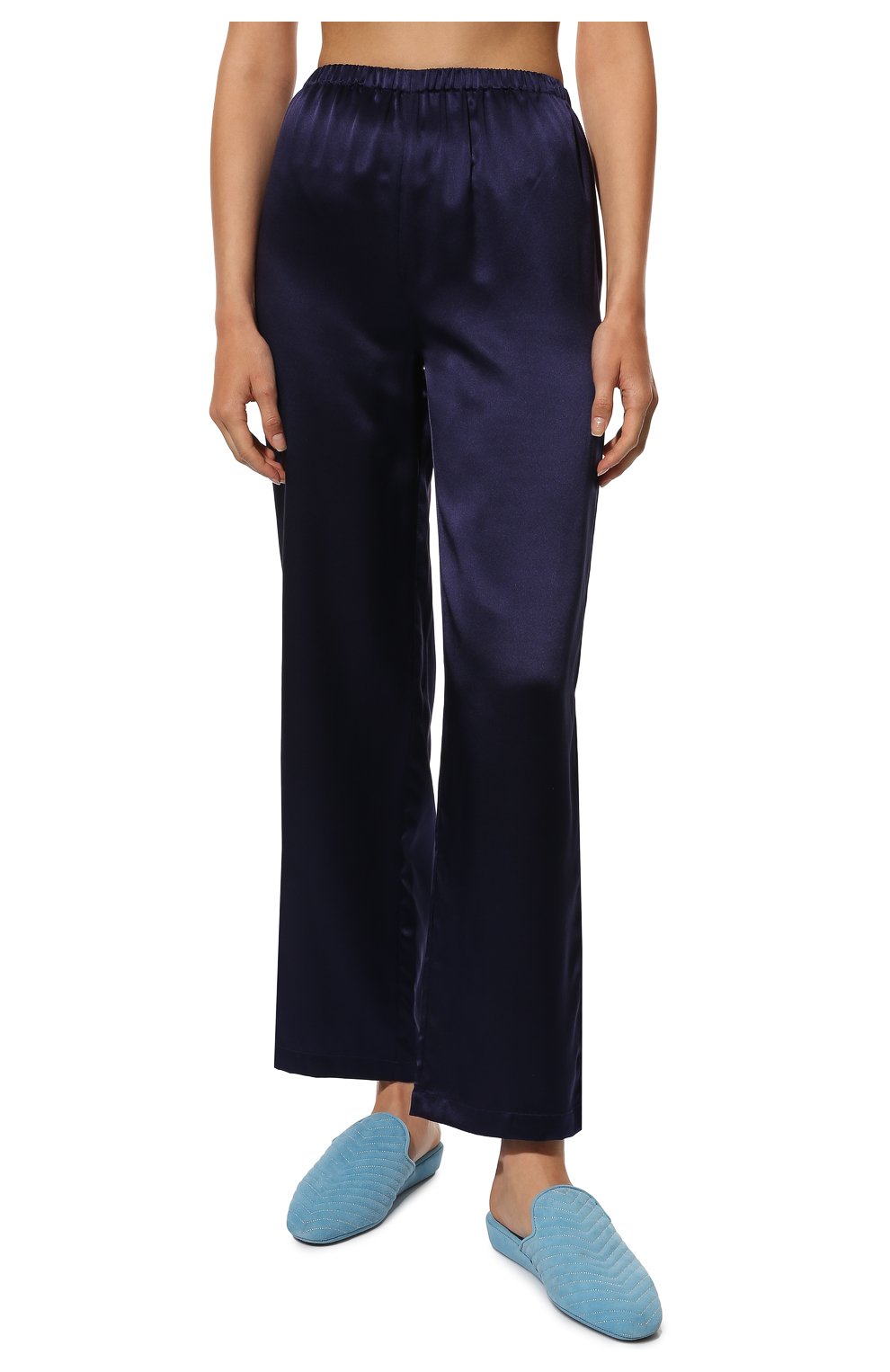 Женская шелковая пижама LUNA DI SETA синего цвета, арт. VLST08007 | Фото 5 (Материал внешний: Шелк; Рукава: Длинные; Длина Ж (юбки, платья, шорты): Мини; Длина (брюки, джинсы): Стандартные; Длина (для топов): Стандартные)