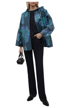 Женская ветровка GIORGIO ARMANI голубого цвета по цене 241000 руб., арт. 1WH0C06T/T02X1 | Фото 2 Женская ветровка GIORGIO ARMANI голубого цвета, арт. 1WH0C06T/T02X1 | Фото 2 (Рукава: Длинные; Материал внешний: Синтетический материал; Длина (верхняя одежда): Короткие; Стили: Кэжуэл; Кросс-КТ: Ветровка)