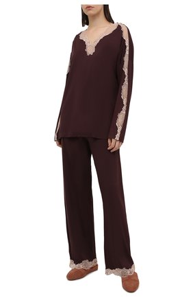 Женская пижама ZIMMERLI бордового цвета по цене 26750 руб., арт. 762-4182 | Фото 1 Женская пижама ZIMMERLI бордового цвета, арт. 762-4182 | Фото 1 (Рукава: Длинные; Материал внешний: Синтетический материал; Длина (для топов): Стандартные; Длина Ж (юбки, платья, шорты): Мини; Длина (брюки, джинсы): Стандартные)
