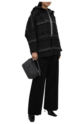 Женская куртка GIORGIO ARMANI темно-серого цвета по цене 289500 руб., арт. 1WH0C06A/T02Q9 | Фото 2 Женская куртка GIORGIO ARMANI темно-серого цвета, арт. 1WH0C06A/T02Q9 | Фото 2 (Длина (верхняя одежда): Короткие; Рукава: Длинные; Материал внешний: Синтетический материал; Стили: Кэжуэл; Кросс-КТ: Куртка)