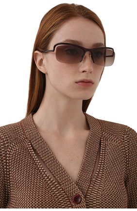 Женские солнцезащитные очки BOTTEGA VENETA коричневого цвета, арт. 668021/V4450 | Фото 2 (Материал: Металл; Тип очков: С/з; Оптика Гендер: оптика-женское; Очки форма: Прямоугольные)