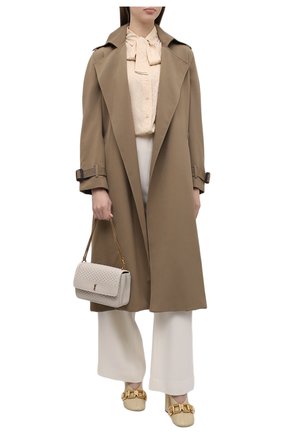 Женская шелковая блузка SAINT LAURENT кремвого цвета по цене 114000 руб., арт. 660889/Y5D16 | Фото 2 Женская шелковая блузка SAINT LAURENT кремвого цвета, арт. 660889/Y5D16 | Фото 2 (Рукава: Длинные; Длина (для топов): Стандартные; Материал внешний: Шелк; Стили: Романтичный; Принт: Без принта; Женское Кросс-КТ: Блуза-одежда)
