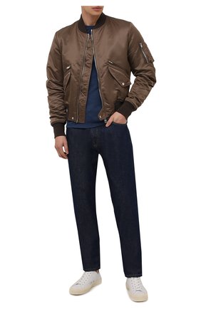 Мужская футболка из вискозы TOM FORD синего цвета по цене 27750 руб., арт. BY278/TFJ209 | Фото 2 Мужская футболка из вискозы TOM FORD синего цвета, арт. BY278/TFJ209 | Фото 2 (Материал внешний: Вискоза; Рукава: Короткие; Длина (для топов): Стандартные; Принт: Без принта; Стили: Кэжуэл)