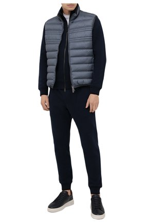 Мужской пуховый жилет BRIONI голубого цвета по цене 187000 руб., арт. SWLI0L/P0908 | Фото 2 Мужской пуховый жилет BRIONI голубого цвета, арт. SWLI0L/P0908 | Фото 2 (Материал утеплителя: Пух и перо; Материал подклада: Синтетический материал; Материал внешний: Синтетический материал; Кросс-КТ: Куртка, Пуховик; Стили: Кэжуэл; Длина (верхняя одежда): Короткие; Региональные ограничения белый список (Axapta Mercury): RU)