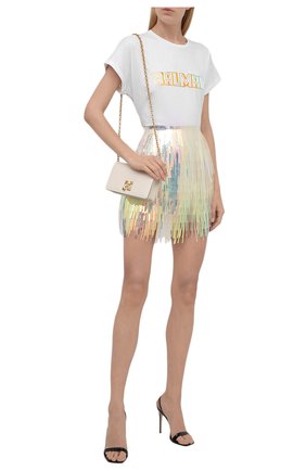 Женская хлопковая футболка BALMAIN белого цвета по цене 38100 руб., арт. WF0EF010/B098 | Фото 2 Женская хлопковая футболка BALMAIN белого цвета, арт. WF0EF010/B098 | Фото 2 (Материал внешний: Хлопок; Женское Кросс-КТ: Футболка-одежда; Длина (для топов): Стандартные; Рукава: Короткие; Принт: С принтом; Стили: Гламурный)