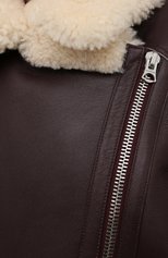 Женская дубленка из овчины ACNE STUDIOS темно-бордового цвета, арт. A70079 | Фото 5 (Рукава: Длинные; Материал внешний: Натуральный мех; Длина (верхняя одежда): До середины бедра, Короткие; Стили: Гранж)