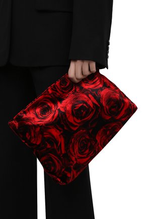 Женский клатч DRIES VAN NOTEN красного цвета по цене 41600 руб., арт. 212-011511-703 | Фото 2 Женский клатч DRIES VAN NOTEN красного цвета, арт. 212-011511-703 | Фото 2 (Размер: medium; Материал: Текстиль; Женское Кросс-КТ: Клатч-клатчи)