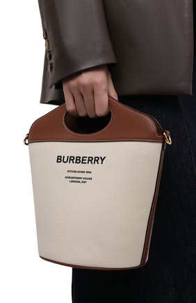 Женская сумка pocket BURBERRY светло-коричневого цвета по цене 90300 руб., арт. 8046242 | Фото 2 Женская сумка pocket BURBERRY светло-коричневого цвета, арт. 8046242 | Фото 2 (Сумки-технические: Сумки через плечо, Сумки top-handle; Ремень/цепочка: На ремешке; Материал: Текстиль; Размер: small)