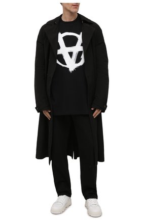 Мужская хлопковая футболка VETEMENTS черного цвета по цене 42300 руб., арт. UE52TR290B 1602/M | Фото 2 Мужская хлопковая футболка VETEMENTS черного цвета, арт. UE52TR290B 1602/M | Фото 2 (Длина (для топов): Удлиненные; Материал внешний: Хлопок; Принт: С принтом; Рукава: Короткие; Стили: Гранж)