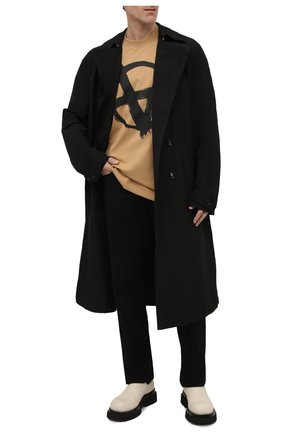 Мужская хлопковая футболка VETEMENTS бежевого цвета по цене 42300 руб., арт. UE52TR290A 1602/M | Фото 2 Мужская хлопковая футболка VETEMENTS бежевого цвета, арт. UE52TR290A 1602/M | Фото 2 (Принт: С принтом; Рукава: Короткие; Длина (для топов): Удлиненные; Материал внешний: Хлопок; Стили: Гранж)