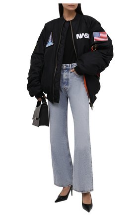 Женский бомбер BALENCIAGA черного цвета по цене 225500 руб., арт. 663056/TYD31 | Фото 2 Женский бомбер BALENCIAGA черного цвета, арт. 663056/TYD31 | Фото 2 (Материал подклада: Купро; Материал внешний: Синтетический материал; Рукава: Длинные; Длина (верхняя одежда): Короткие; Стили: Спорт-шик; Кросс-КТ: Куртка, бомбер)