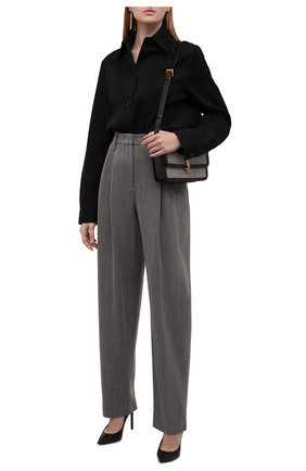 Женские шерстяные брюки GIORGIO ARMANI серого цвета по цене 86050 руб., арт. 1WHPP0IH/T02MV | Фото 2 Женские шерстяные брюки GIORGIO ARMANI серого цвета, арт. 1WHPP0IH/T02MV | Фото 2 (Материал внешний: Шерсть; Стили: Кэжуэл; Женское Кросс-КТ: Брюки-одежда; Силуэт Ж (брюки и джинсы): Прямые; Длина (брюки, джинсы): Стандартные, Удлиненные)