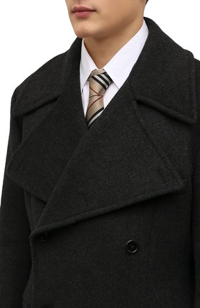 Мужской шелковый галстук BURBERRY бежевого цвета, арт. 8011694 | Фото 2 (Материал: Текстиль, Шелк; Принт: С принтом)