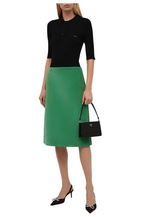 Женское поло из шерсти и шелка PRADA черного цвета по цене 92000 руб., арт. P24D1H-1XA3-F0002-202 | Фото 2 Женское поло из шерсти и шелка PRADA черного цвета, арт. P24D1H-1XA3-F0002-202 | Фото 2 (Материал внешний: Шерсть; Стили: Кэжуэл; Рукава: Короткие; Длина (для топов): Стандартные)